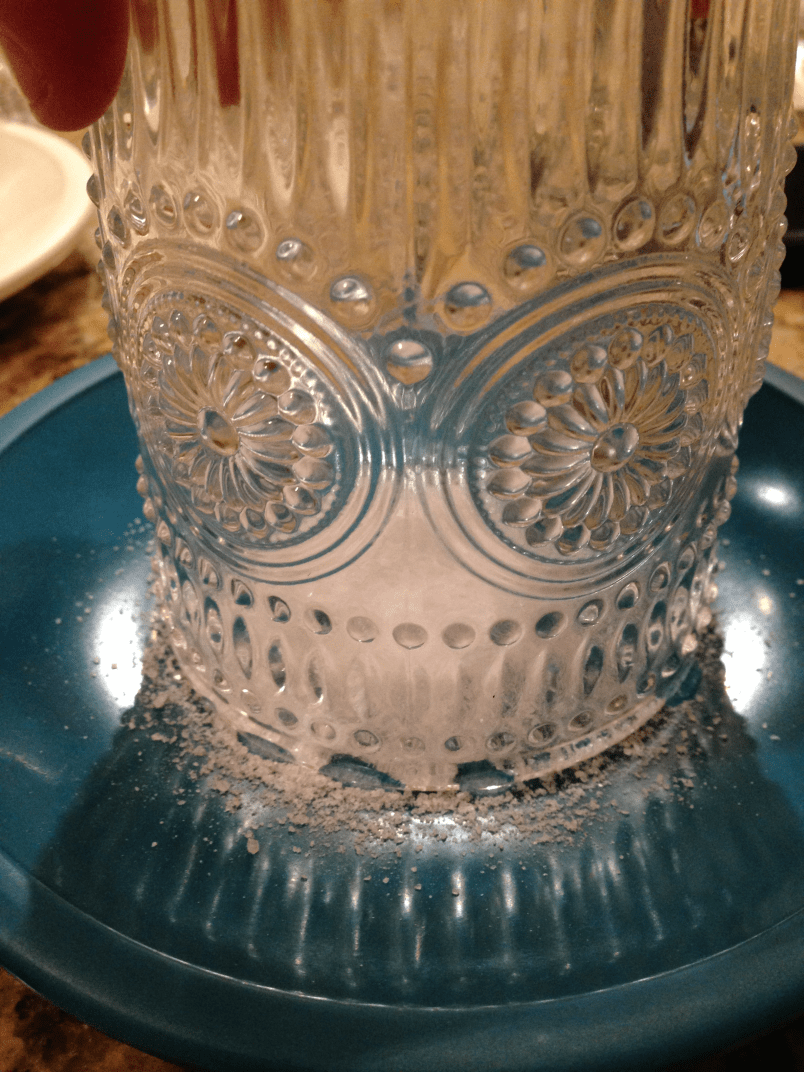 How to salt the rims of glasses
