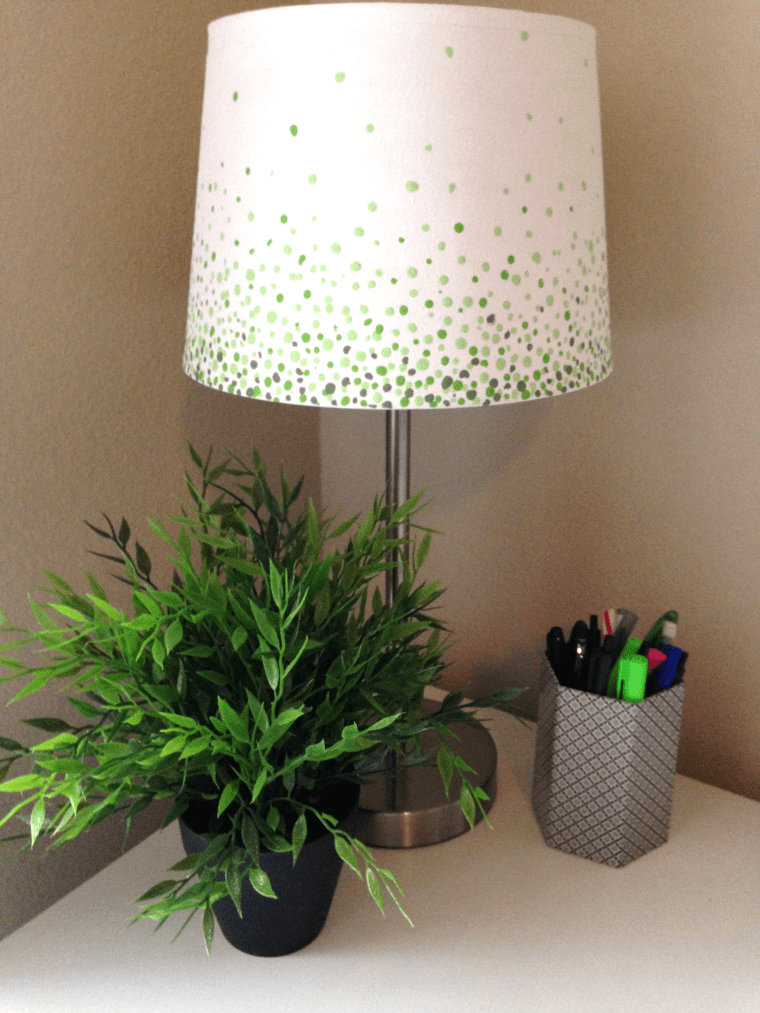 Lamp Revamp - Lamp with ombre green dots